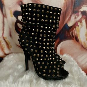Detailed Booties
